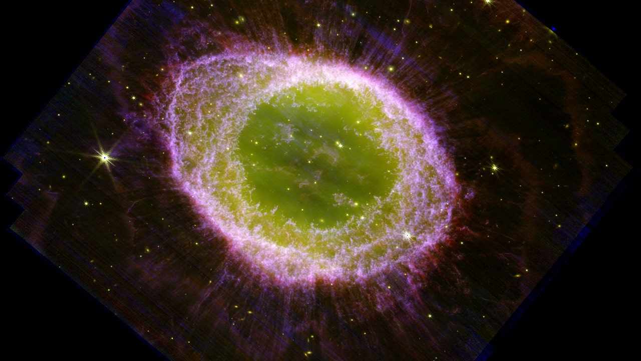 The Webb Space Telescope captures stunning footage of the Ring Nebula