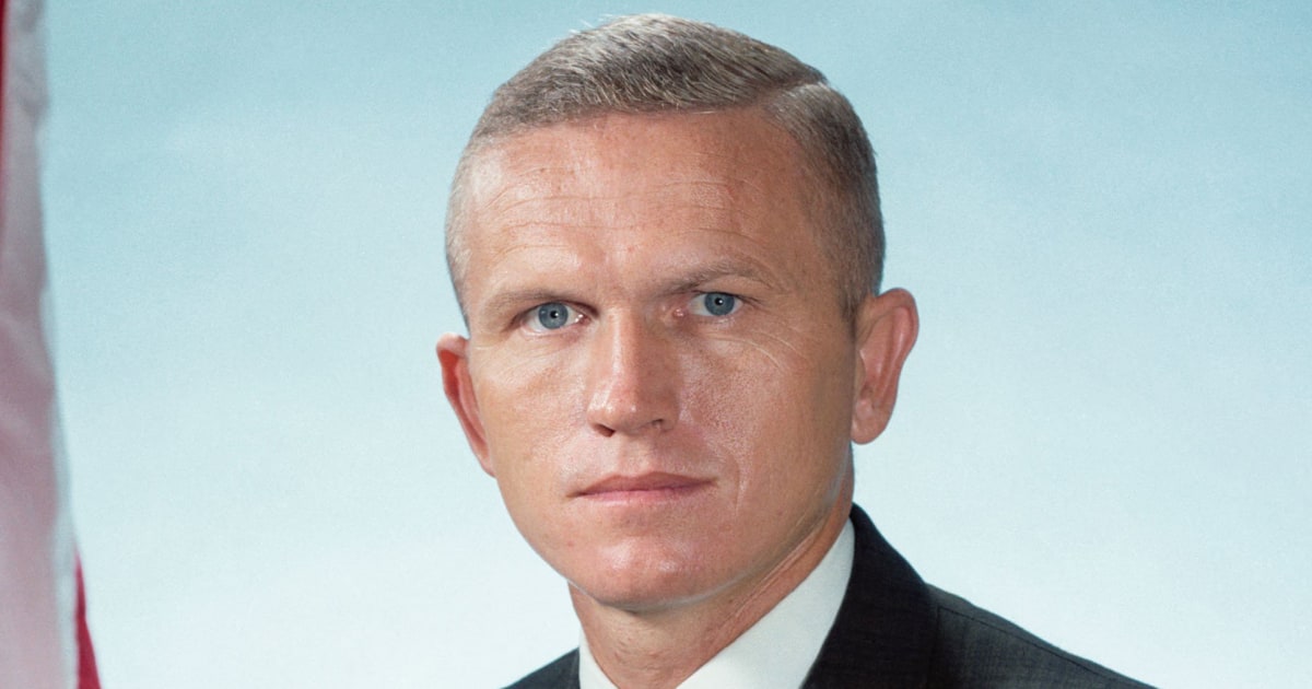 Frank Borman, commander of the first Apollo moon mission, has died at the age of 95